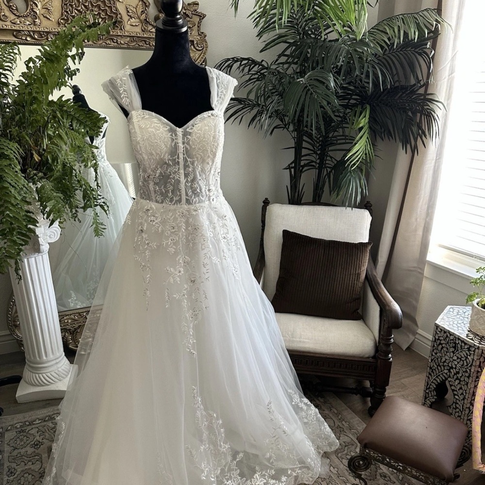 Elegant White Lace Wedding Dress Gown 16W Tulle Beaded